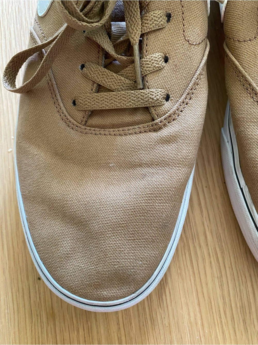 Nike Men’s Brown Canvas Low-Top Sneakers with White Swoosh - Picture 3 of 5